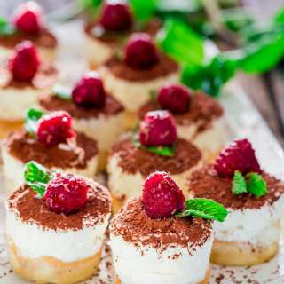Mini Tiramisu Cheesecakes