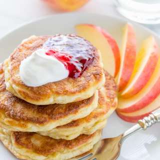 Farmers Cheese Pancakes with Apple (Syrniki)
