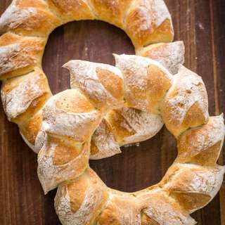 DIY Wreath Bread (VIDEO)