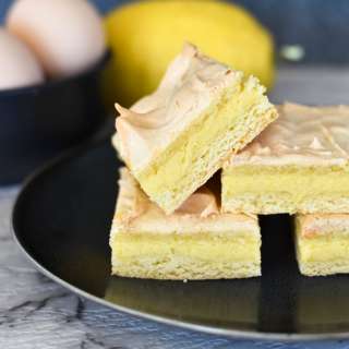 Lemon Meringue Slice