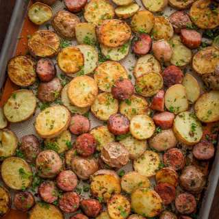 Roasted Potatoes and Kielbasa (One-Pan Recipe)