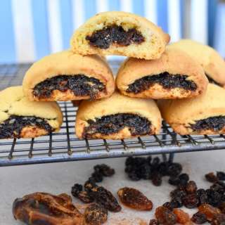 Spicy Fruit Roll Biscuits