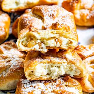 Sweet Cheese Buns