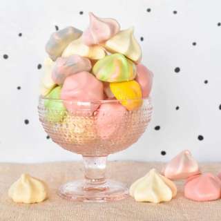 Meringue Kisses