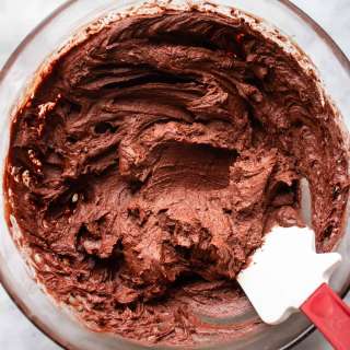 Easy Vegan Chocolate Frosting (ONLY 5 Ingredients!)