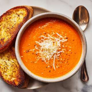 Easy 1-Pot Tomato Soup (Vegan)