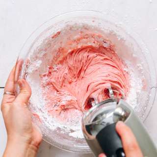 Vegan Strawberry Frosting