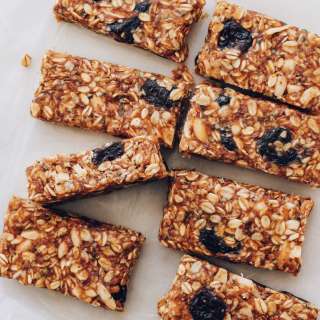 Cherry Almond Granola Bars