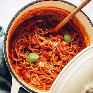 Easy 1-Pot Vegan Spaghetti (30 minutes!)
