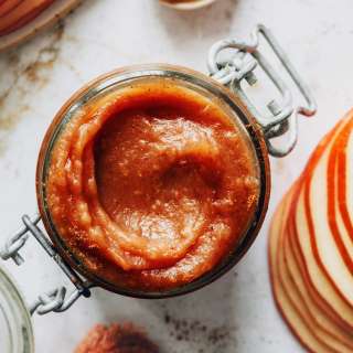 1-Pot Apple Butter (Date-Sweetened!)