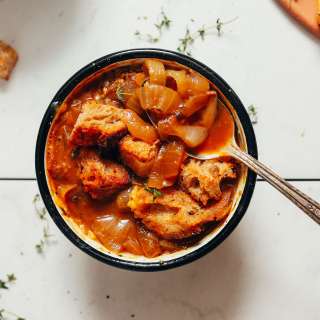 1-Pot French Onion Soup (Vegan!)