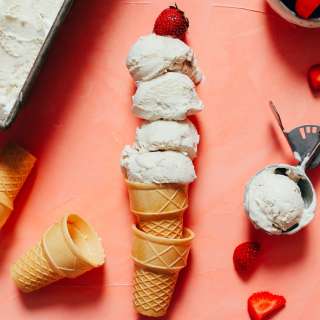 Creamy Vegan Vanilla Ice Cream