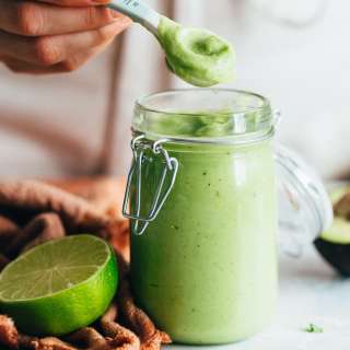 Easy Avocado Aioli (Oil-Free!)