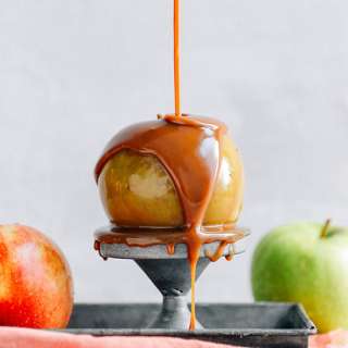 5-Ingredient Vegan Caramel Sauce