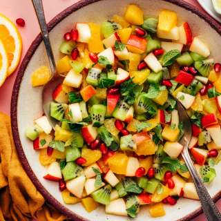 Easy Winter Fruit Salad (1 Bowl!)
