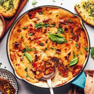 Cheesy Vegan Pizza Beans (30 Minutes!)
