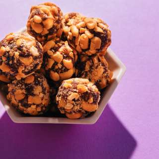 2-Ingredient Vegan PayDay Bites