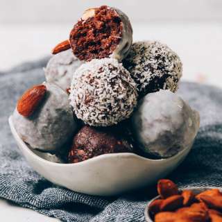 Almond Joy Energy Bites (6 Ingredients!)