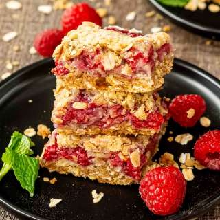 Raspberry Oatmeal Crumble Bars