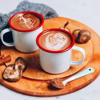 5-Minute Mushroom Latte (2 Ways!)