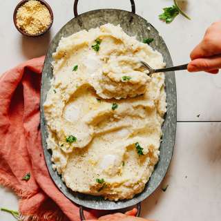Vegan Garlic Mashed Cauliflower