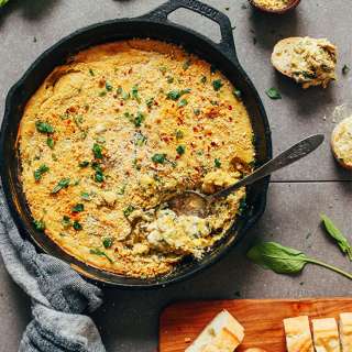 Cheesy Vegan Spinach and Artichoke Dip