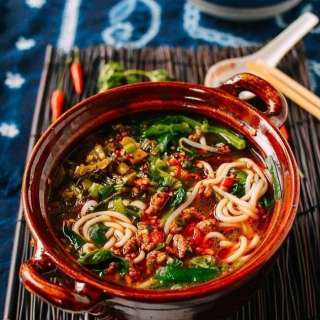 Yunnan Rice Noodle Soup (云南小锅米线)
