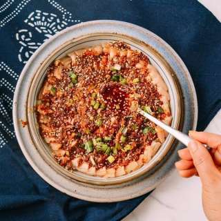 Suan Ni Bai Rou (Sliced Pork with Garlic Sauce)