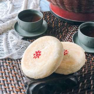 Su-Style Red Bean Mooncakes (苏式月饼)