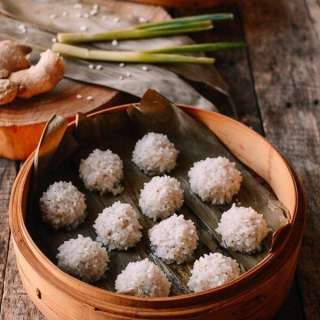 Chinese Pearl Meatballs with Sticky Rice (珍珠丸子)