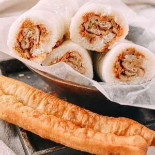 Shanghai Breakfast Rice Rolls (Ci Fan 粢饭)