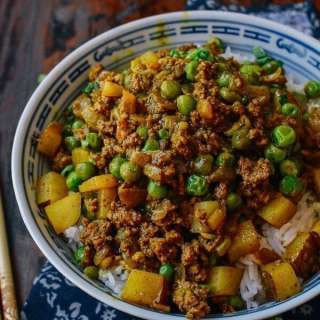 Easy Curry Beef Rice Bowls