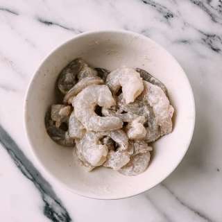 How to Prepare Shrimp for Chinese Cooking