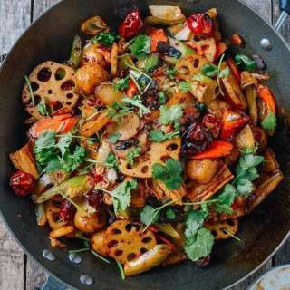 Ma La Xiang Guo (Spicy Numbing Stir-fry Pot)