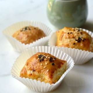 Chinese Pastry Roast Pork Puffs