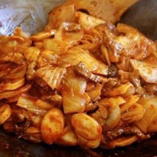 Fast Dubu Kimchi (Tofu w/ Stir-fried Kimchi & Pork)