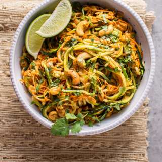 15 Minute Garlic Lime Cashew Zoodles