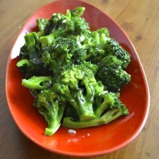 Garlicky Broccoli Stir-Fry