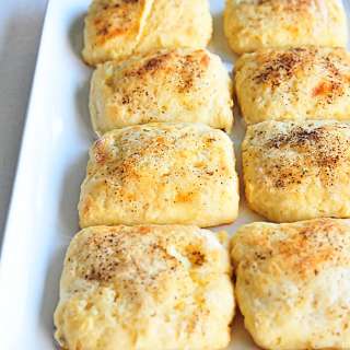 Peppered Buttermilk Biscuits Recipe