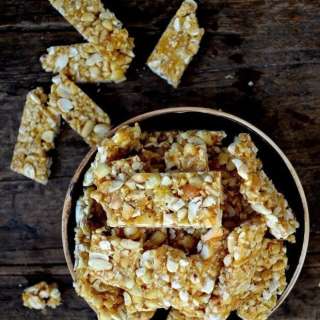 Homemade Chinese Sesame Peanut Brittle