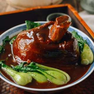 Braised Ti Pang (红烧蹄膀)