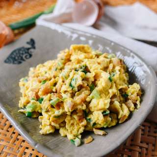 Hakka Eggs with Preserved Radish (菜脯炒蛋)
