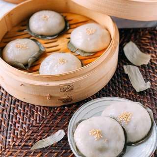 Cantonese Cha Guo (Savory Rice Cakes)