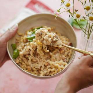 Creamy Lemon Garlic Pasta with Crunchy Almonds