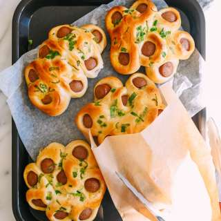 Flower Hot Dog Buns