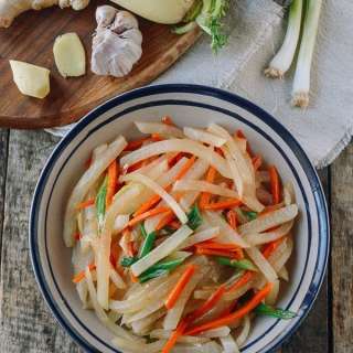 Quick Carrot Daikon Stir-Fry