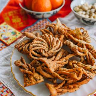 Chinese Sesame Twists (Zha Ma Ye - 炸麻叶)