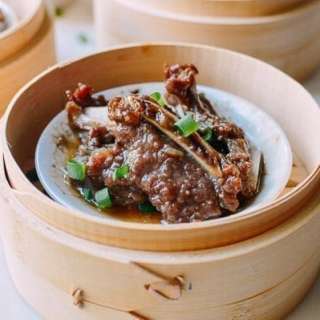 Dim Sum Steamed Beef Short Ribs with Black Pepper