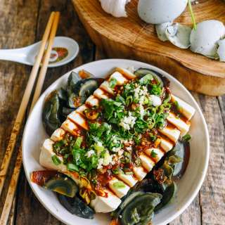 Spicy Cold Tofu (Liangban Dofu)