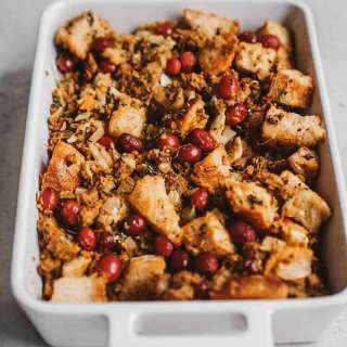 Easy Vegan Stuffing with Cranberries